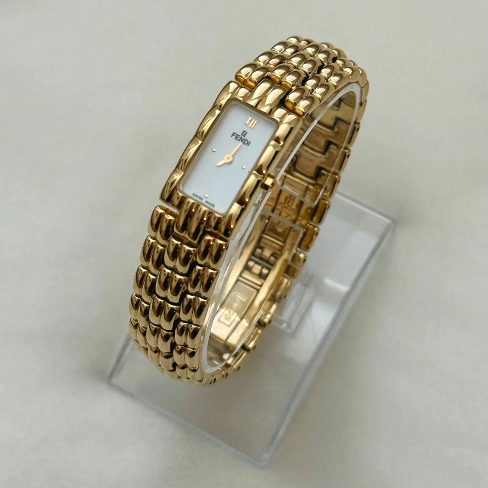 AUTHENTIC VINTAGE FENDI GOLD WATCH - Picture 3 of 8